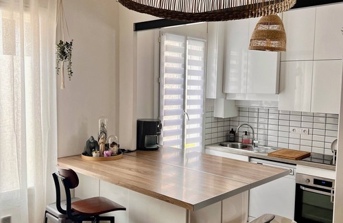 Le Mourillon Apartment | Renovated apartment, popular area of Toulon