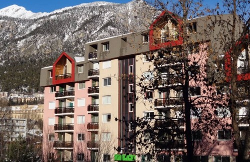 Briancon Apartment | Renovated Apartment · Ski-in/Ski-out · Near City Center · Ski Locker