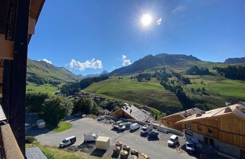 Le Grand-Bornand Apartment | Renovated apt for 6 with 2 bathrooms and south-facing balcony