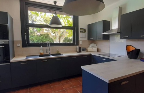 Gujan-Mestras Villa | Renovated Arcachon villa a stone's throw from the Bassin