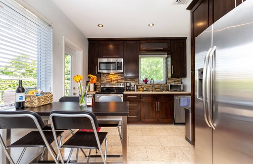 Coral Way House | Renovated Art Deco Style Casita Near Coral Gables