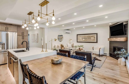 Aspen Apartment | Renovated Aspen 2BR, Walk to Gondola!