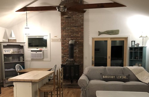 Montauk Cottage | Renovated Beach Cottage ~ Walk/Bike To Montauk Village