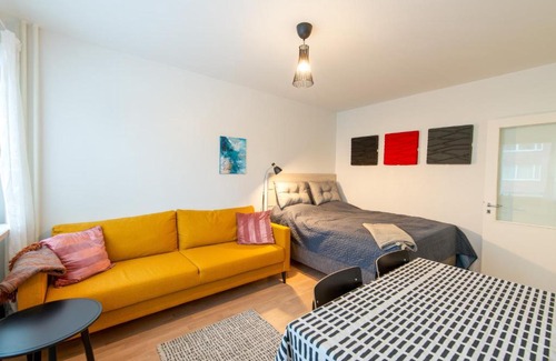 Oulu Apartment | Renovated bright Studio, Free wifi, City center