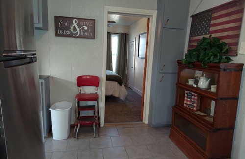 Iola House | Renovated Bungalow with Cozy Gas Fireplace