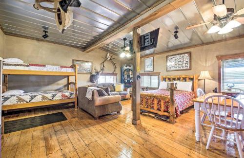 Perrysville Apartment | Renovated Bunkhouse on 12-Acre Horse Farm!