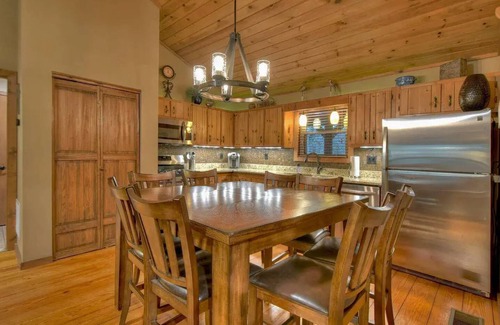 Ellijay Cabin | Renovated Cabin in a Gated River Community