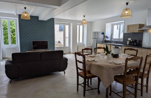 Challignac Cottage | Renovated Charentaise house with garden and terrace