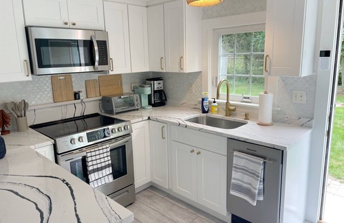 Sandwich Cottage | Renovated Charming 3-bedroom cottage in Sandwich with AC, WiFi