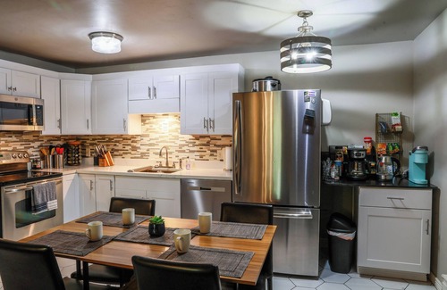 Avon Condo | Renovated Condo steps from the Beaver Creek shuttle!