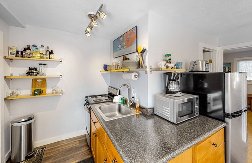 Proctorsville Condo | Renovated condo, walk to dining, on bus route to ski slopes