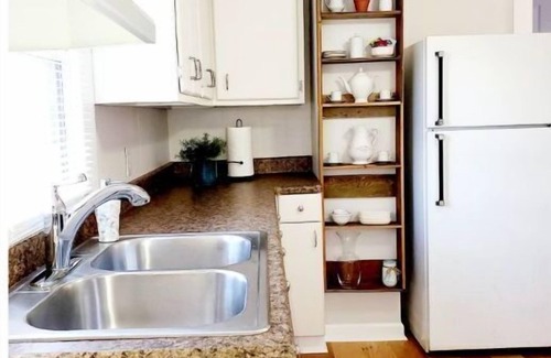 Jamestown House | Renovated Cottage In Historic Jamestown NC