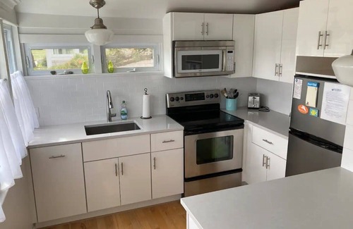 Kennebunkport House | Renovated cottage at Goose Rocks Beach. Great for families, steps from the beach