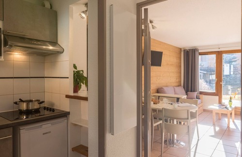 La Salle-les-Alpes Apartment | Renovated duplex chalet, shuttle to slopes, terrace, WIFI, pets OK