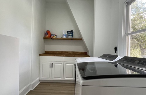 Historic District House | Renovated Dutch Colonial Home in Ocala ❤️ + Pet Friendly