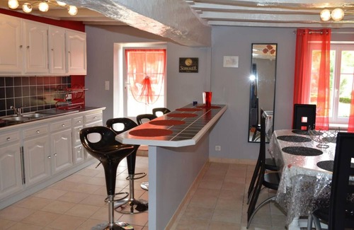 Bourgueil Cottage | Renovated Family Home in Vineyards, Modern Amenities, WiFi, Garden, Near Loire Châteaux
