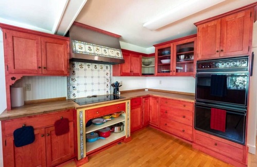 Williamstown House | Renovated, Five Bedrooms In Historic Williamstown
