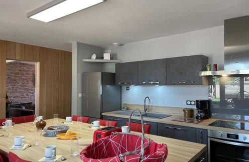 Pierrefitte-sur-Loire Cottage | Renovated cottage with garden and modern amenities in Pierrefitte-sur-Loire