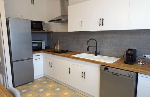 Brignais House | Renovated French House - 2 bedroom with A/C