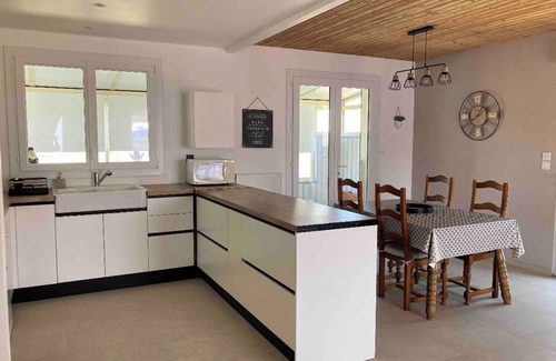 Les Sables d'Olonne House | Renovated house with garden and barbecue, near the beach