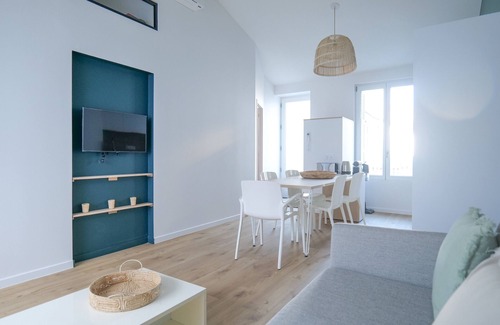 Les Sables d'Olonne Ski Chalet | Renovated house in the Arago district of Les Sables sleeps 6