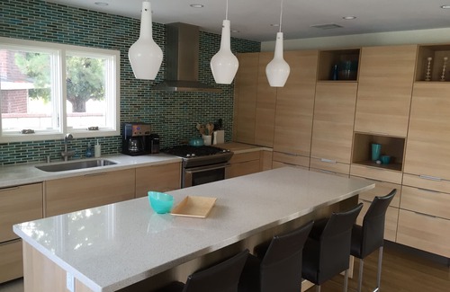 Pasadena House | Renovated Home With Pool, Mountain Views & Post Rose Parade Float Access.