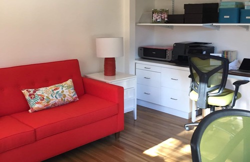 Pasadena House | Renovated Home With Pool, Mountain Views & Post Rose Parade Float Access.