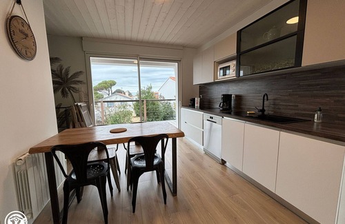 Barbatre Cottage | Renovated house near the beach with enclosed garden and parking