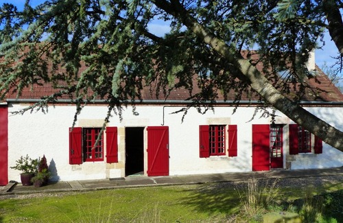 Franchesse Cottage | Renovated house with fireplace, pets allowed - Franchesse