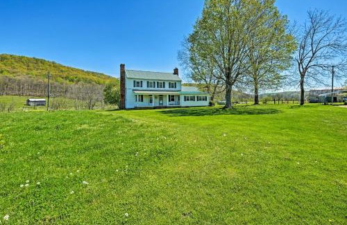 Plummers Landing House | Renovated KY Farmhouse Retreat with Pasture Views!