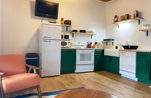 Camdenton Cabin | Renovated lakeside cabin with pool & resort amenities!