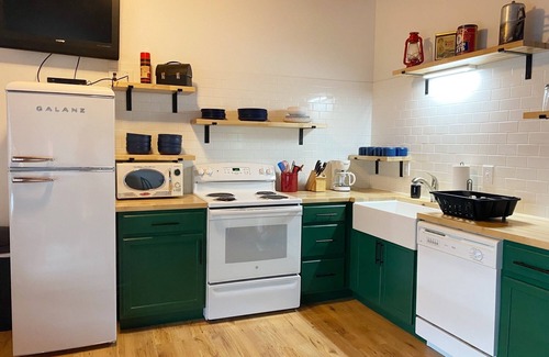 Camdenton Cabin | Renovated lakeside cabin with pool & resort amenities!