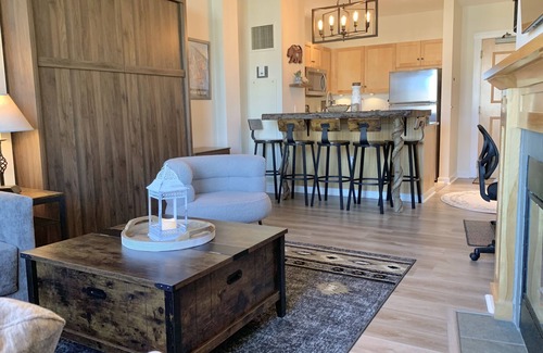 Stratton Mountain Condo | Renovated Long Trail 1BR, Steps from lifts - Hot tub, Pool, Sauna, Heated garage