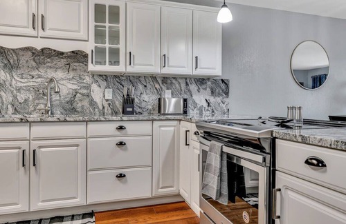 Table Rock Condo | Renovated Luxury! Indoor and Outdoor Pools!