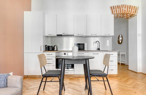 Matzleinsdorf Apartment | Renovated Margareten 1BR in Historic Building, by Blueground