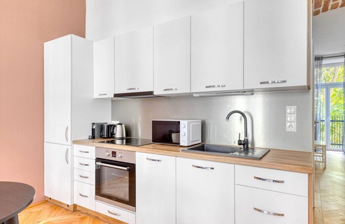 Matzleinsdorf Apartment | Renovated Margareten 1BR in Historic Building, by Blueground