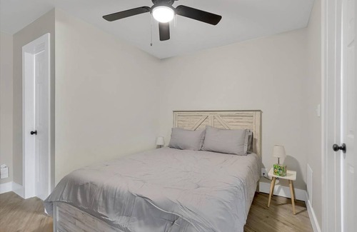 Huntsville Apartment | Renovated Modern Studio w Queen Bed—Merrimack Park