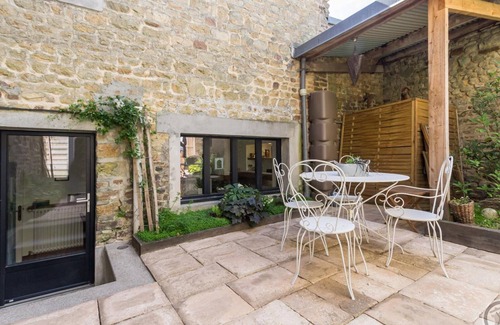 La Haye-Pesnel Cottage | Renovated Norman house with patio, near Granville