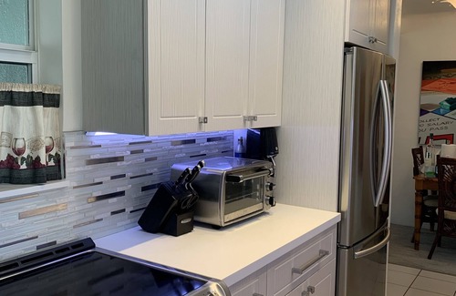 Hollywood Condo | RENOVATED OCEAN VIEW APARTMENT