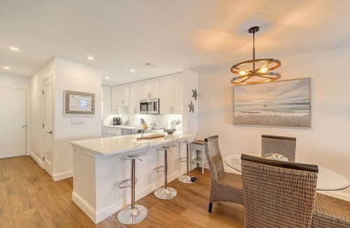 Siesta Key Condo | RENOVATED Oceanfront 2 Bedroom/2Bath Oasis
