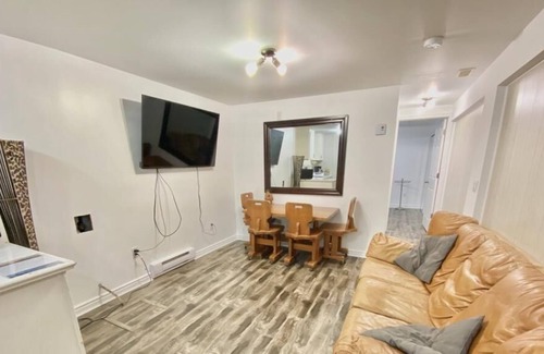 Downtown Gatineau House | Renovated Private Apartment near Ottawa - Clean & Quiet