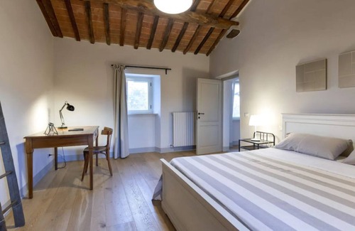 Fratticciola Other | Renovated & Relaxing Historical Cortona Farmhouse