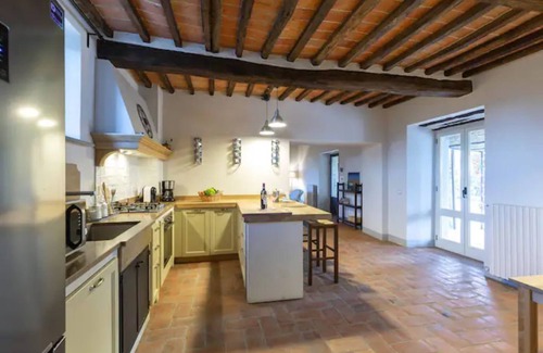Fratticciola Other | Renovated & Relaxing Historical Cortona Farmhouse