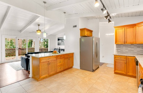 Buford Highway House | Renovated retreat with large deck, fireplace, & washer/dryer - dog-friendly