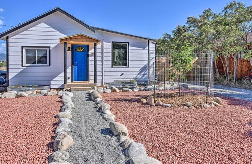 Buena Vista Cottage | Renovated Rocky Mountain Cottage: Walk to Main St!