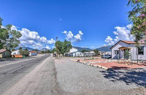 Buena Vista Cottage | Renovated Rocky Mountain Cottage: Walk to Main St!