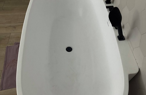 Est Bed & Breakfast | Renovated room a few steps from downtown Aix en Provence