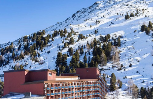 Arc-2000 Apartment | Renovated studio near center, balcony - perfect for 5 people