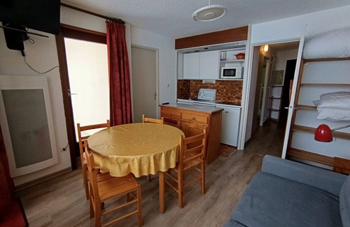 Montgenevre Apartment | Renovated ski-in studio with parking - 4 people