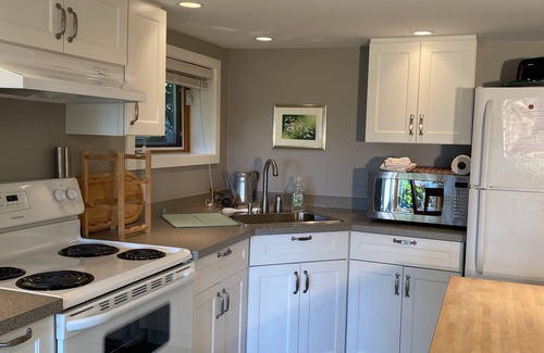 Central Lonsdale House | Renovated, spacious and bright North Shore garden oasis/one bedroom suite